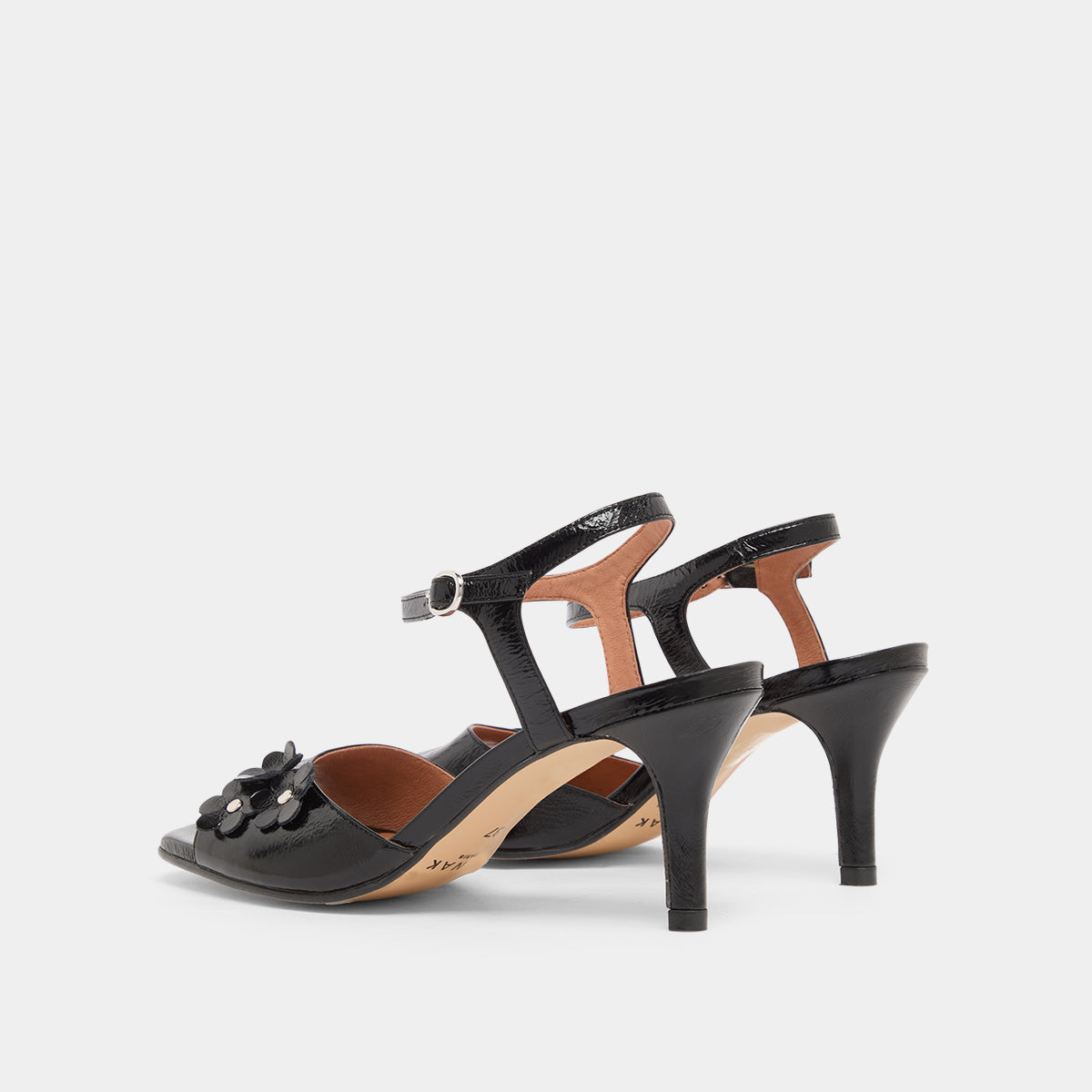 Sandales à talons et fleurs