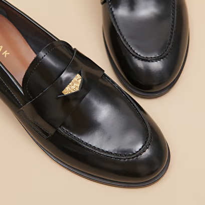 Mocassins à empiècements dorés