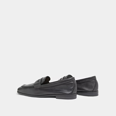 Mocassins à talons plats et bouts arrondis