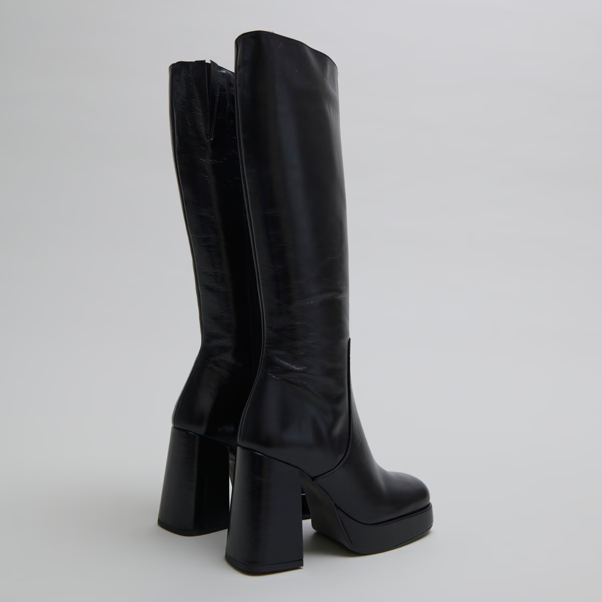 Bottes à talons et bouts carrés