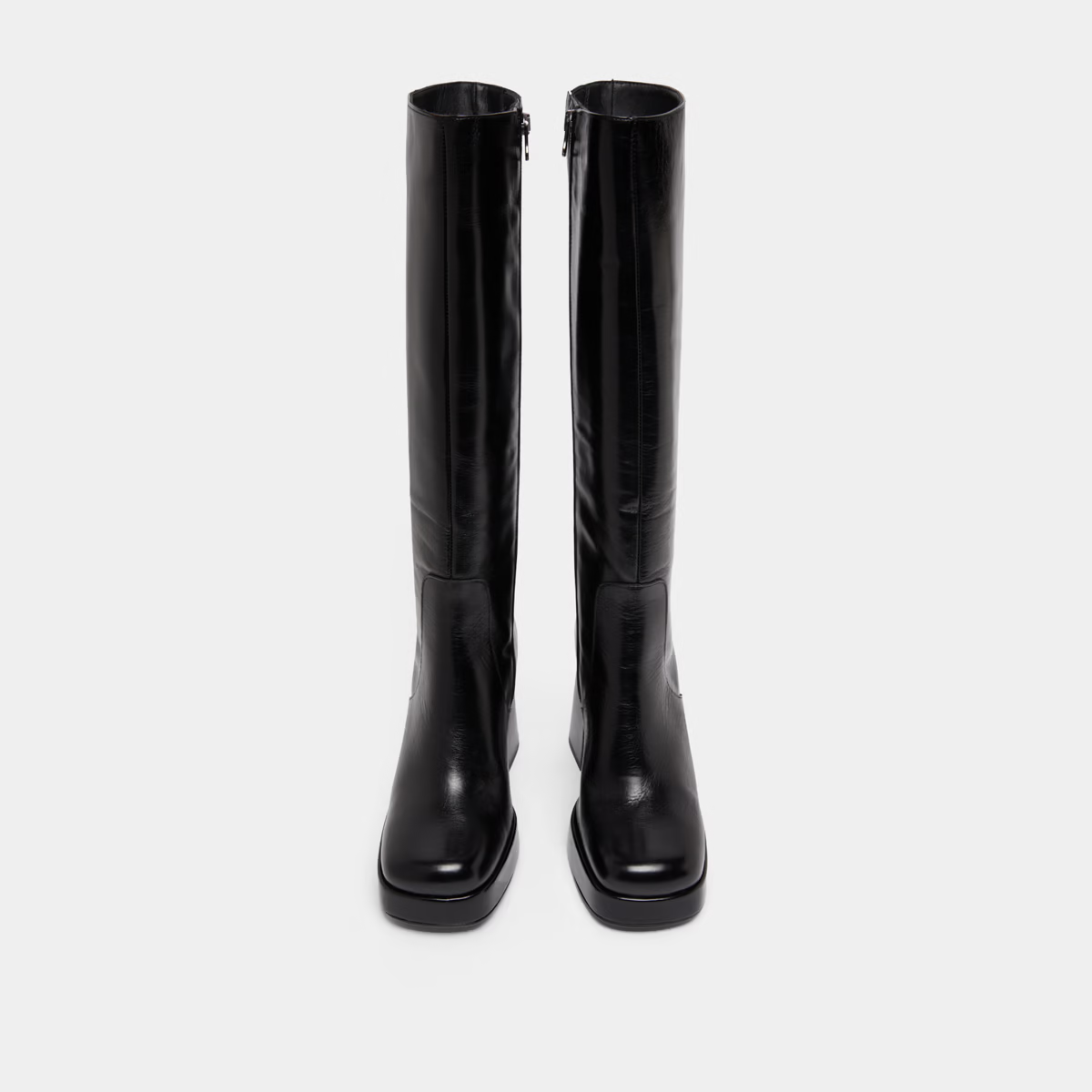 Bottes à talons et bouts carrés