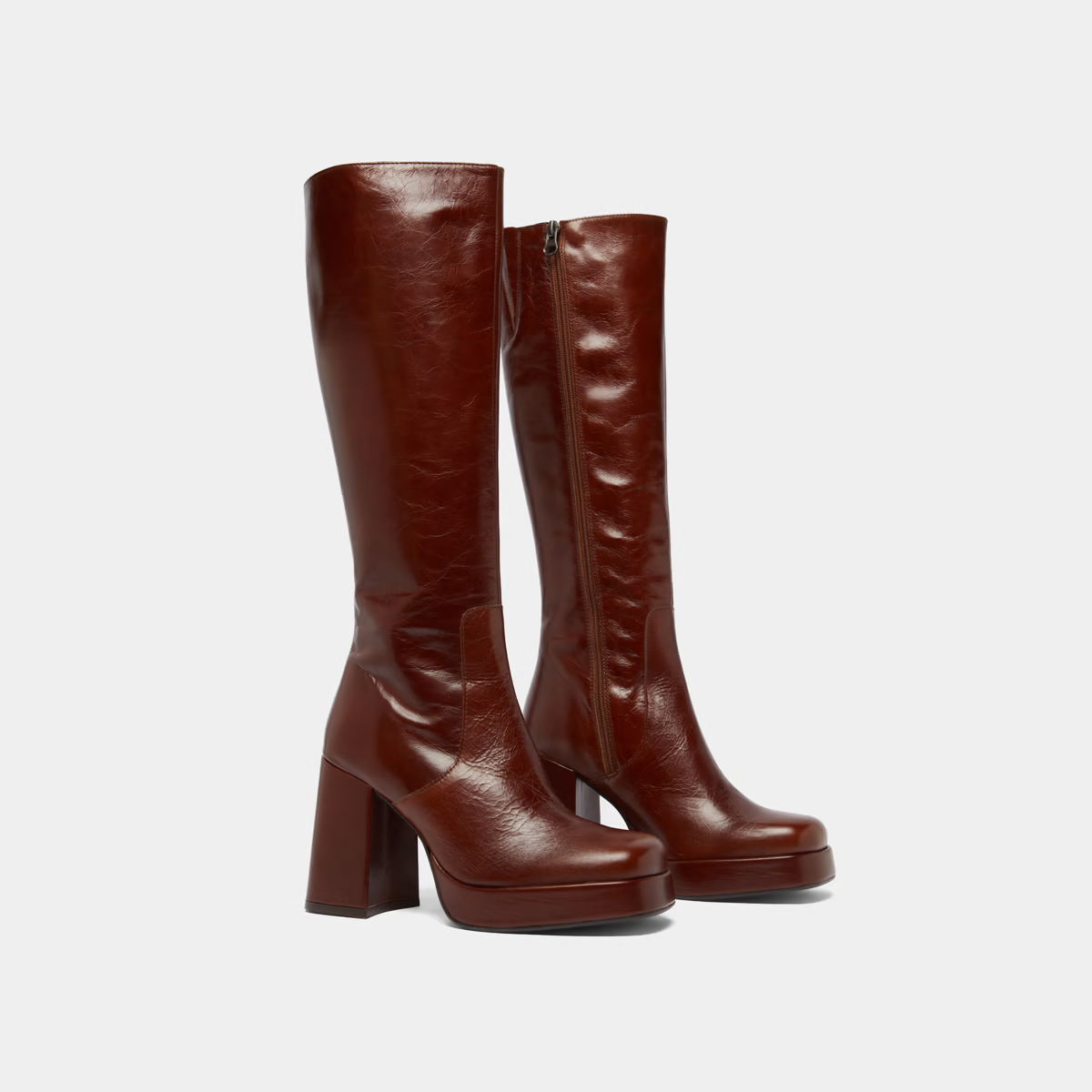 Bottes à talons et bouts carrés