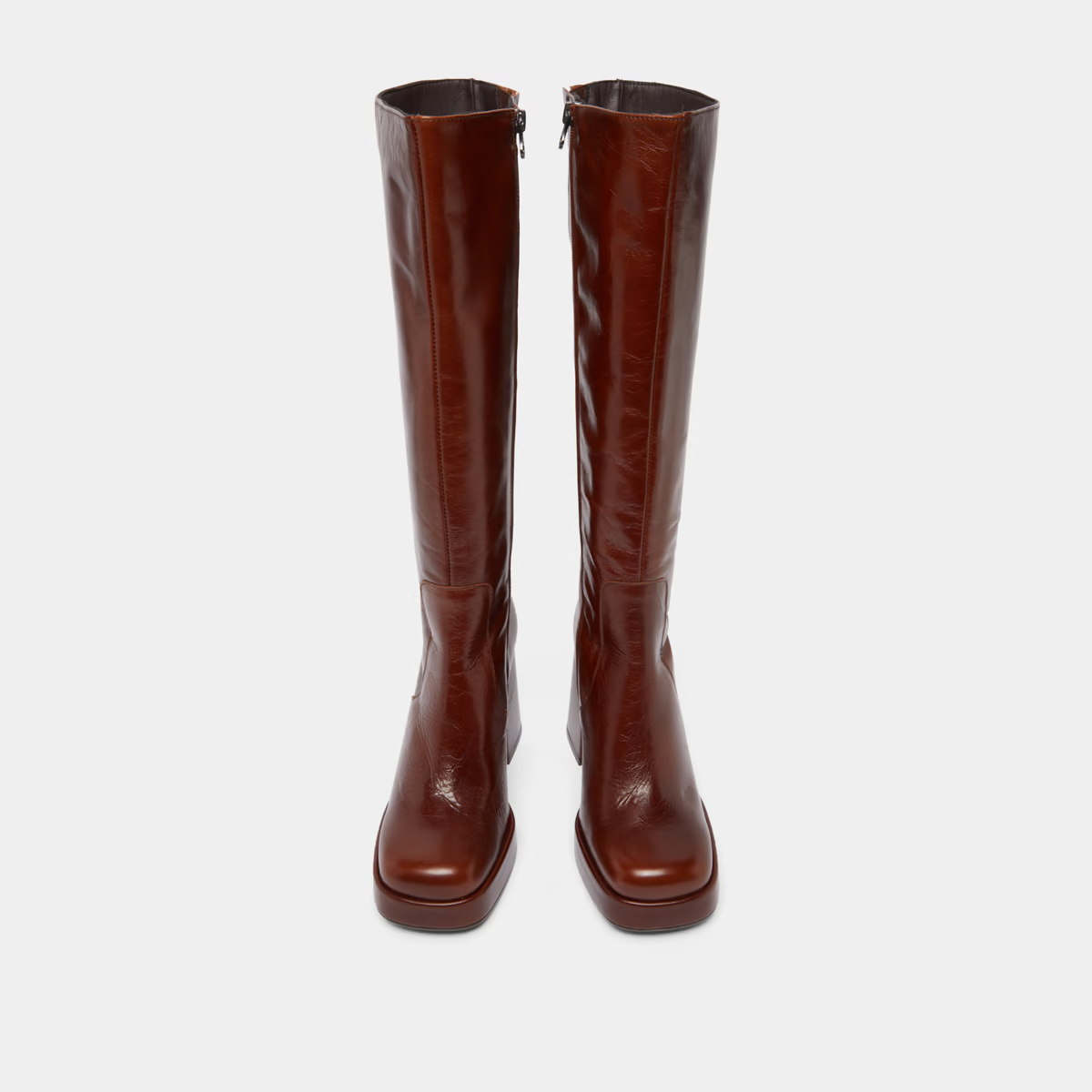 Bottes à talons et bouts carrés