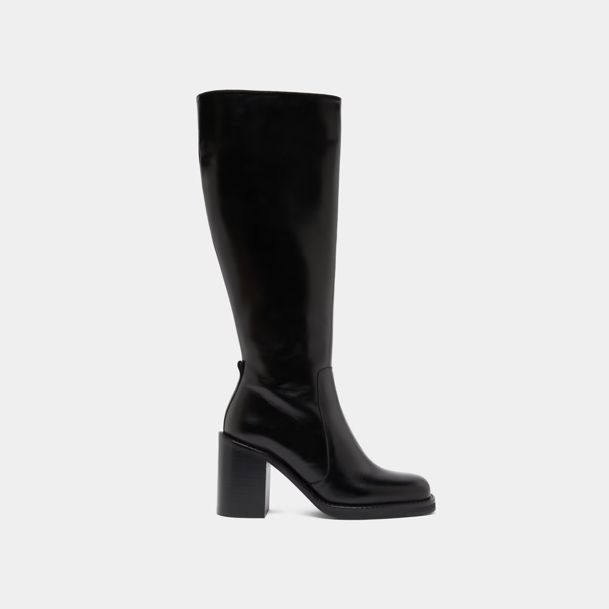 Bottes à talons débordants