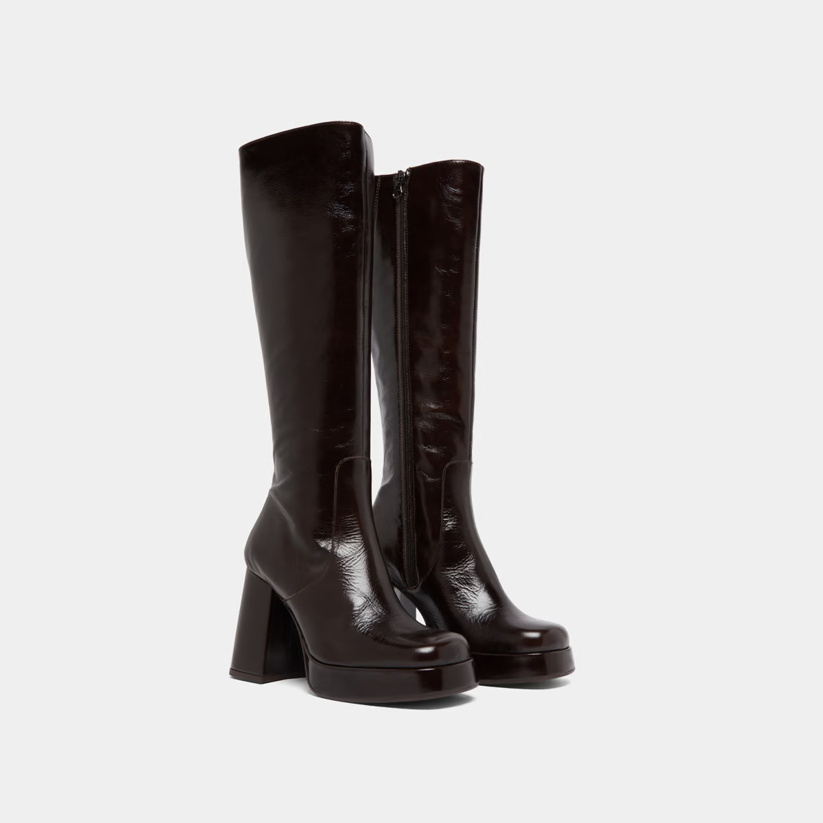 Bottes à talons et bouts carrés