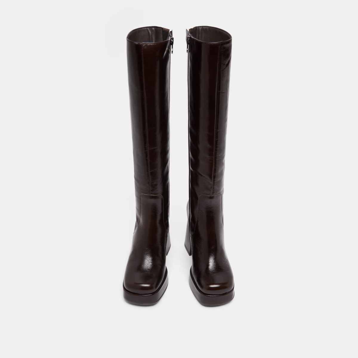 Bottes à talons et bouts carrés