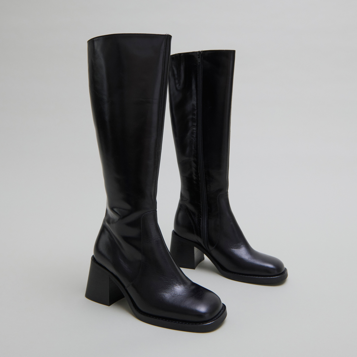 Bottes à talons épais et bouts carrés