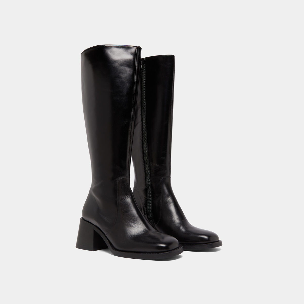 Bottes à talons épais et bouts carrés