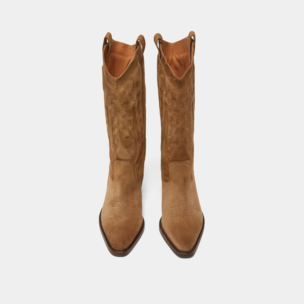 Bottes à bouts pointus et surpiqures apparentes