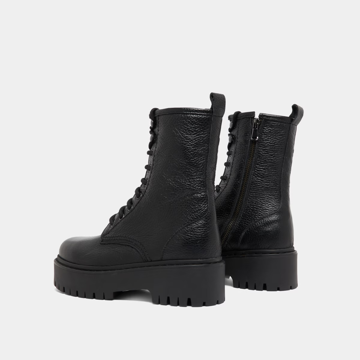 Boots à plateformes et lacets