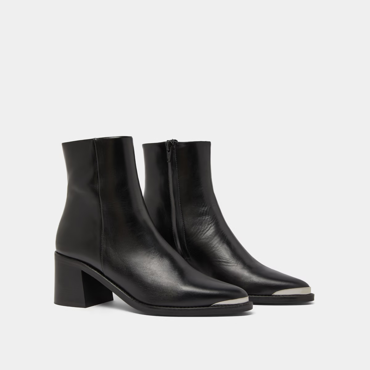 Bottines à talons et embouts argentés