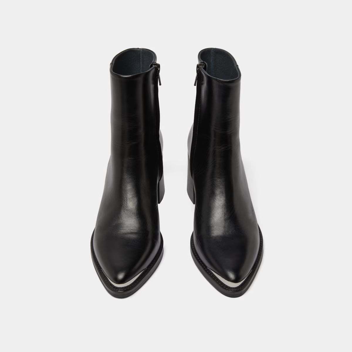 Bottines à talons et embouts argentés