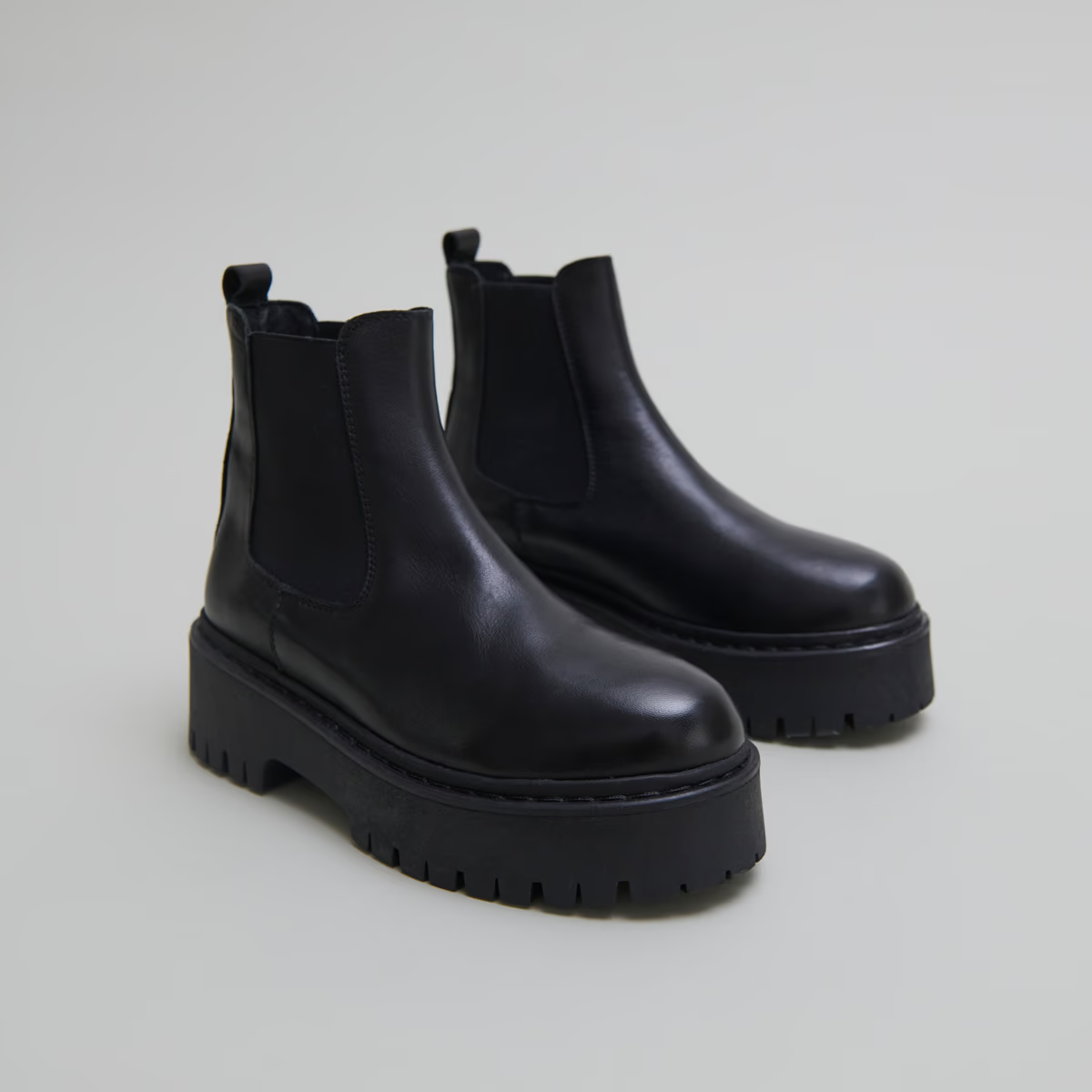 Boots à plateformes et bouts ronds
