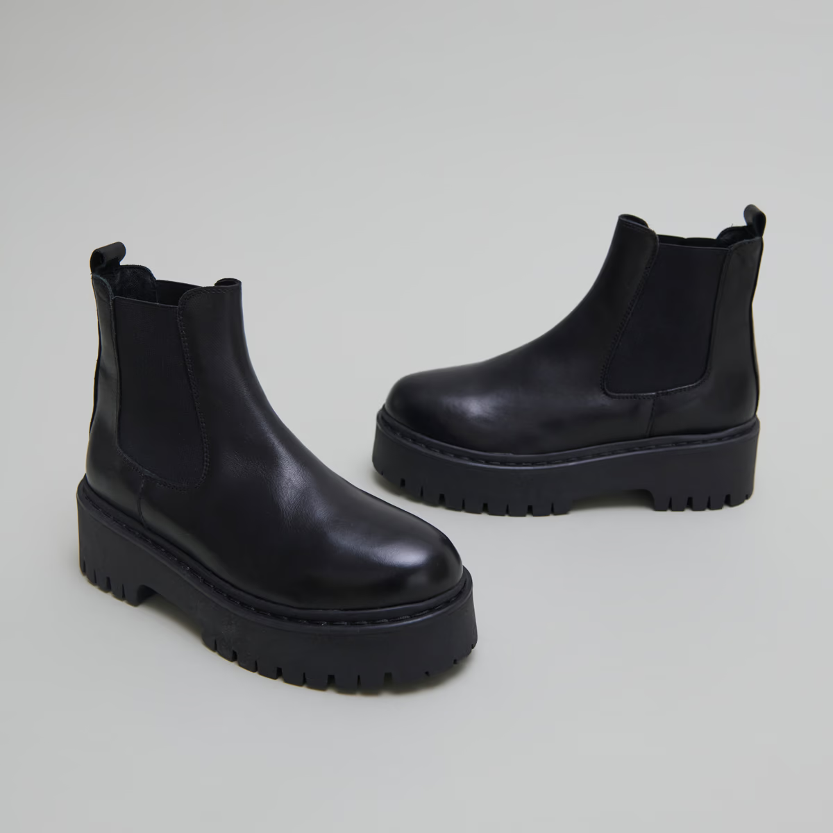 Boots à plateformes et bouts ronds