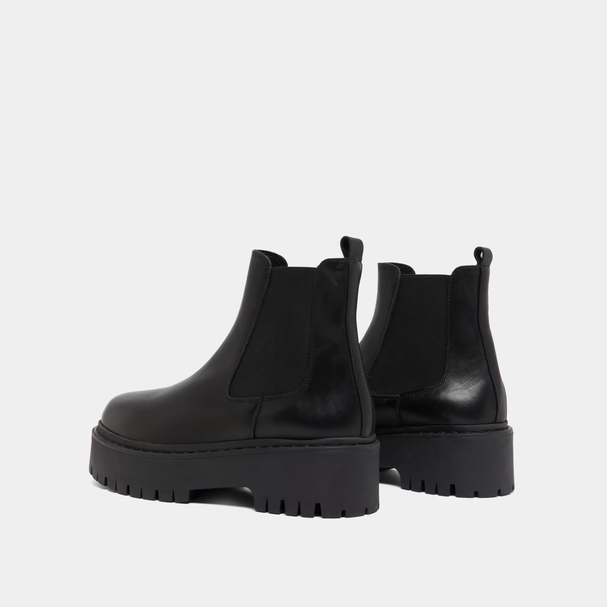Boots à plateformes et bouts ronds