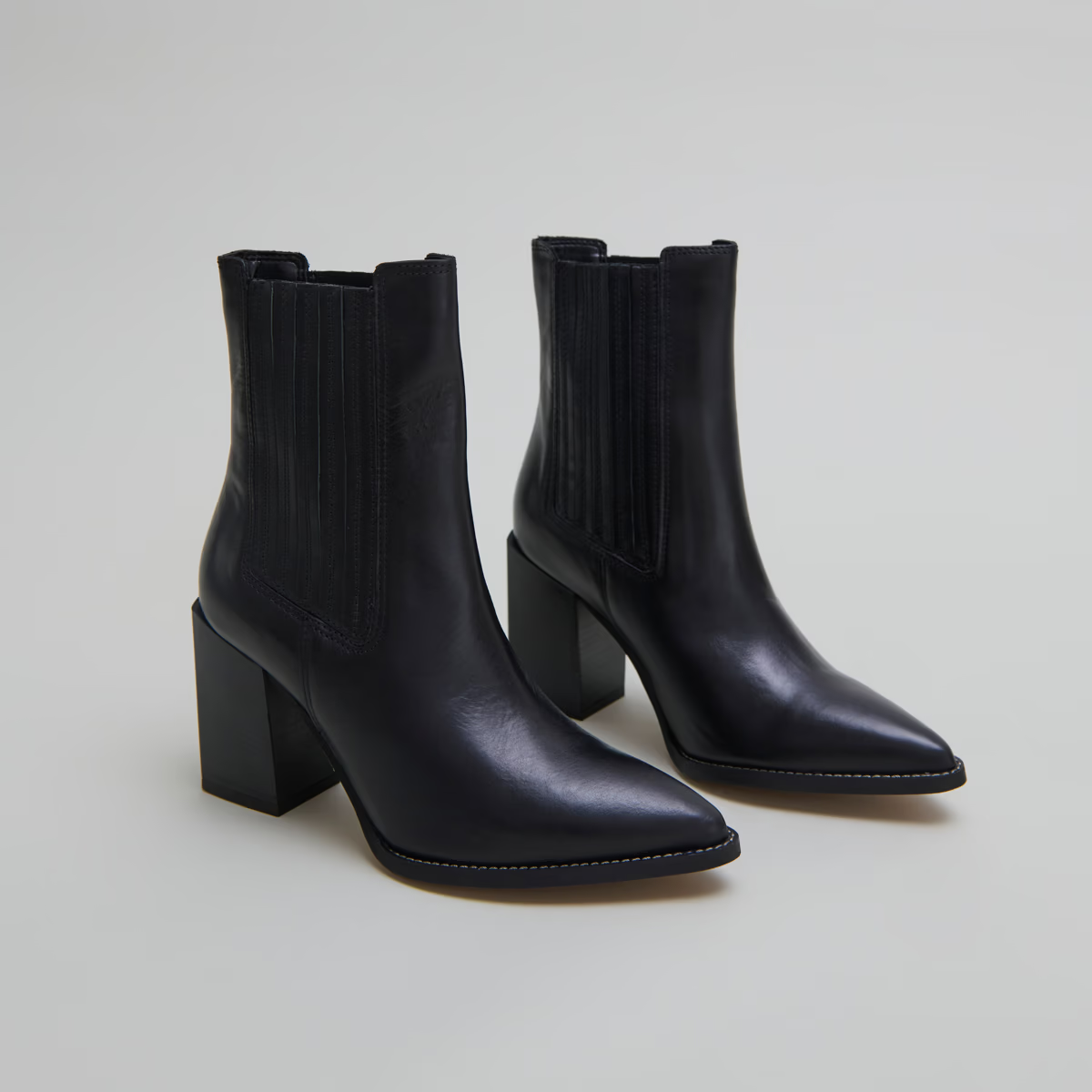 Boots à talons et bouts pointus