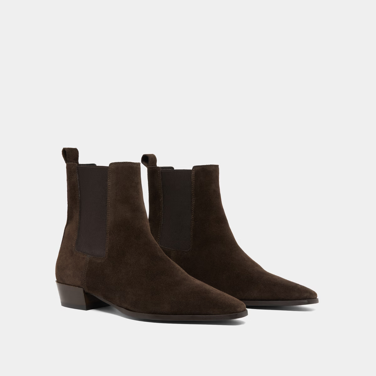 Boots à légers talons biseautés et bouts pointus