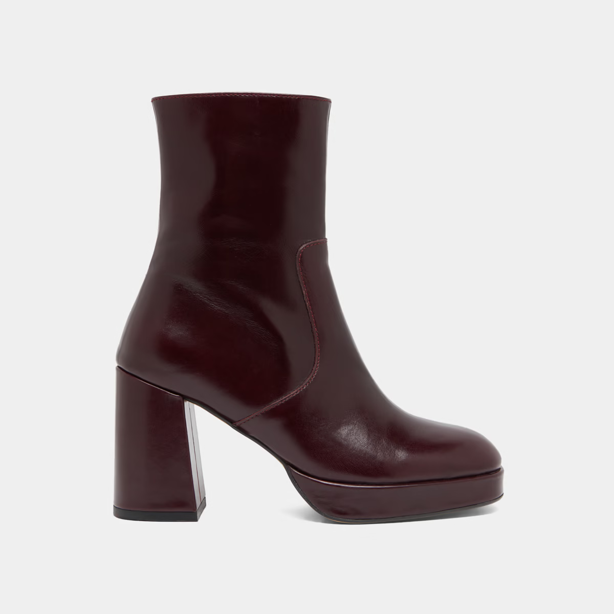 Boots à talons et bouts carrés