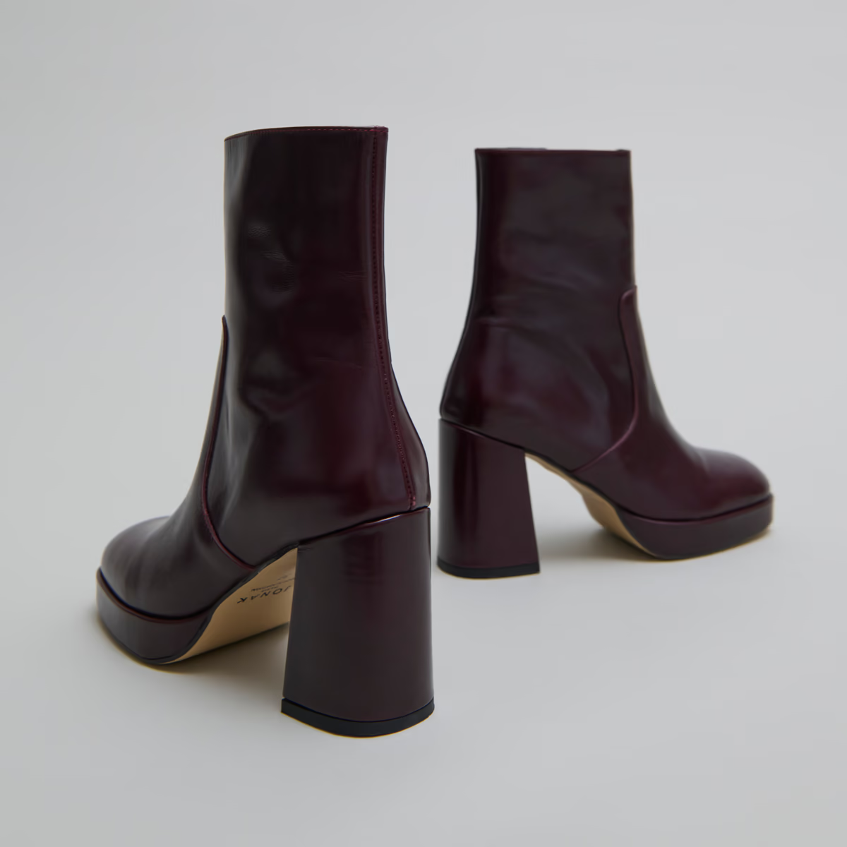 Boots à talons et bouts carrés