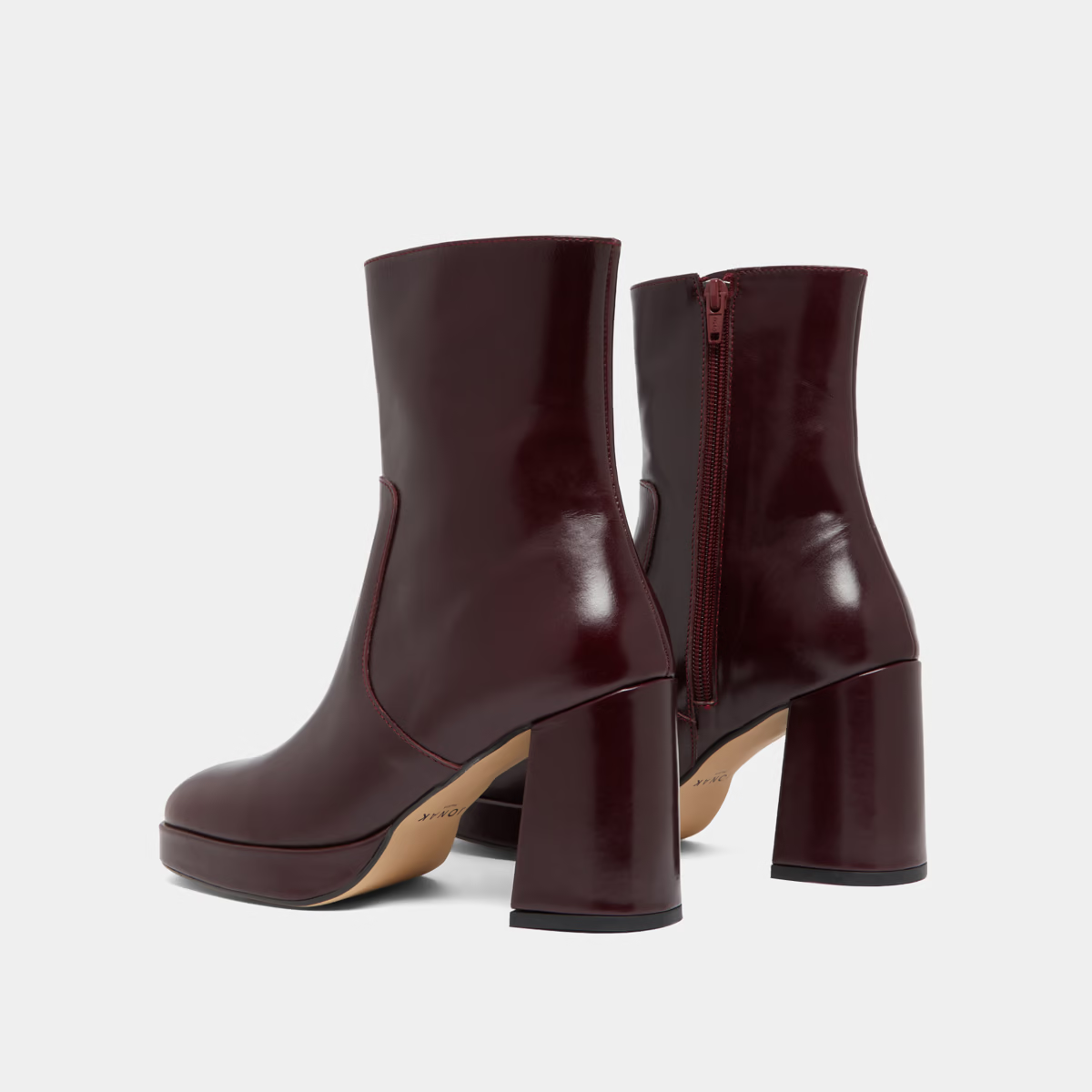 Boots à talons et bouts carrés