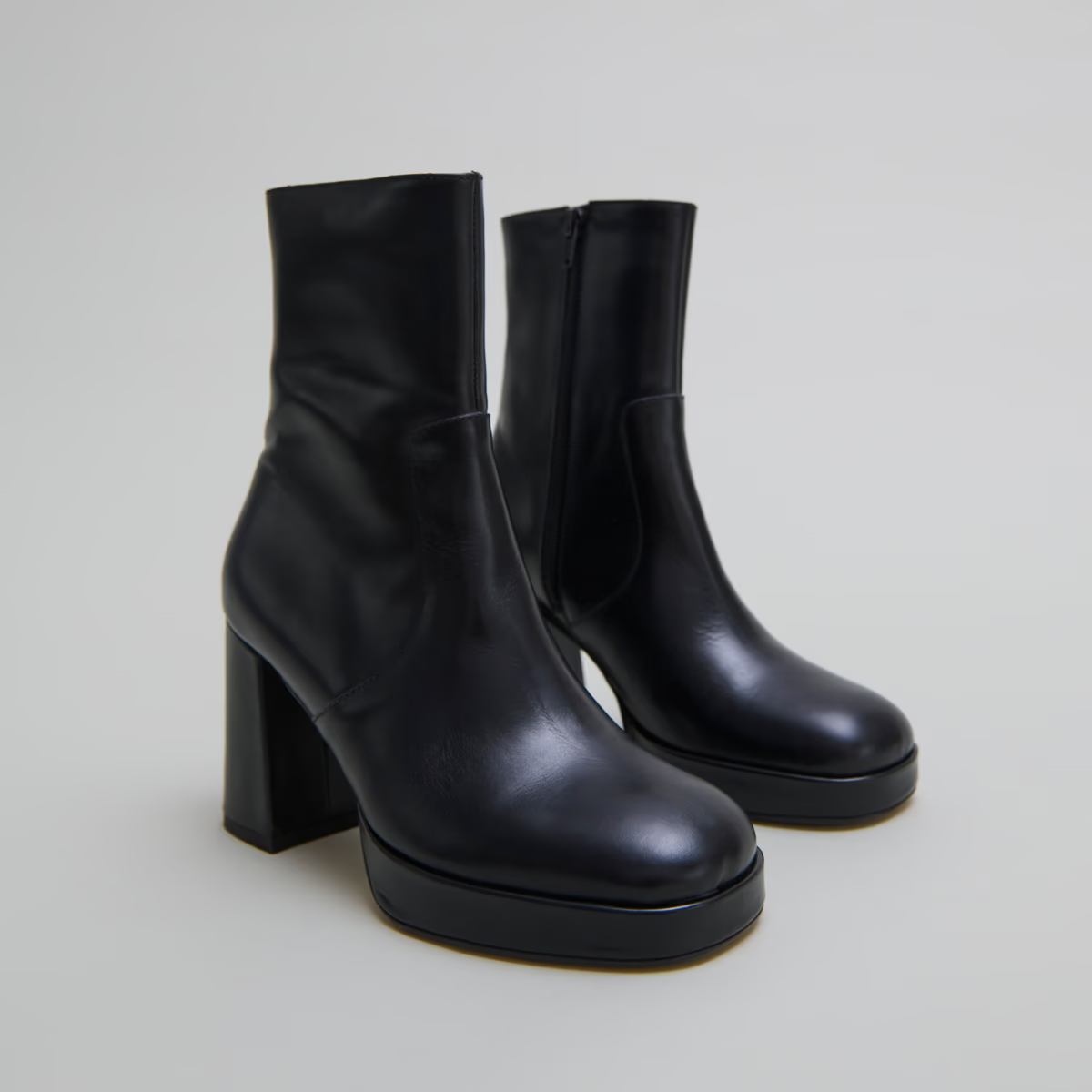 Boots à talons et bouts carrés