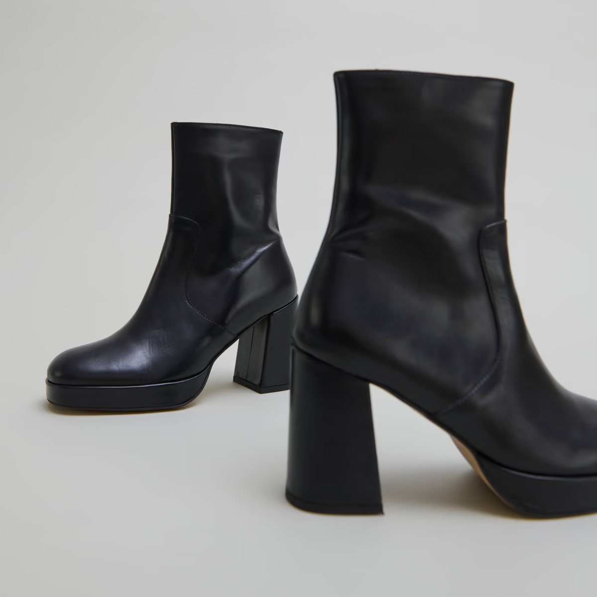 Boots à talons et bouts carrés