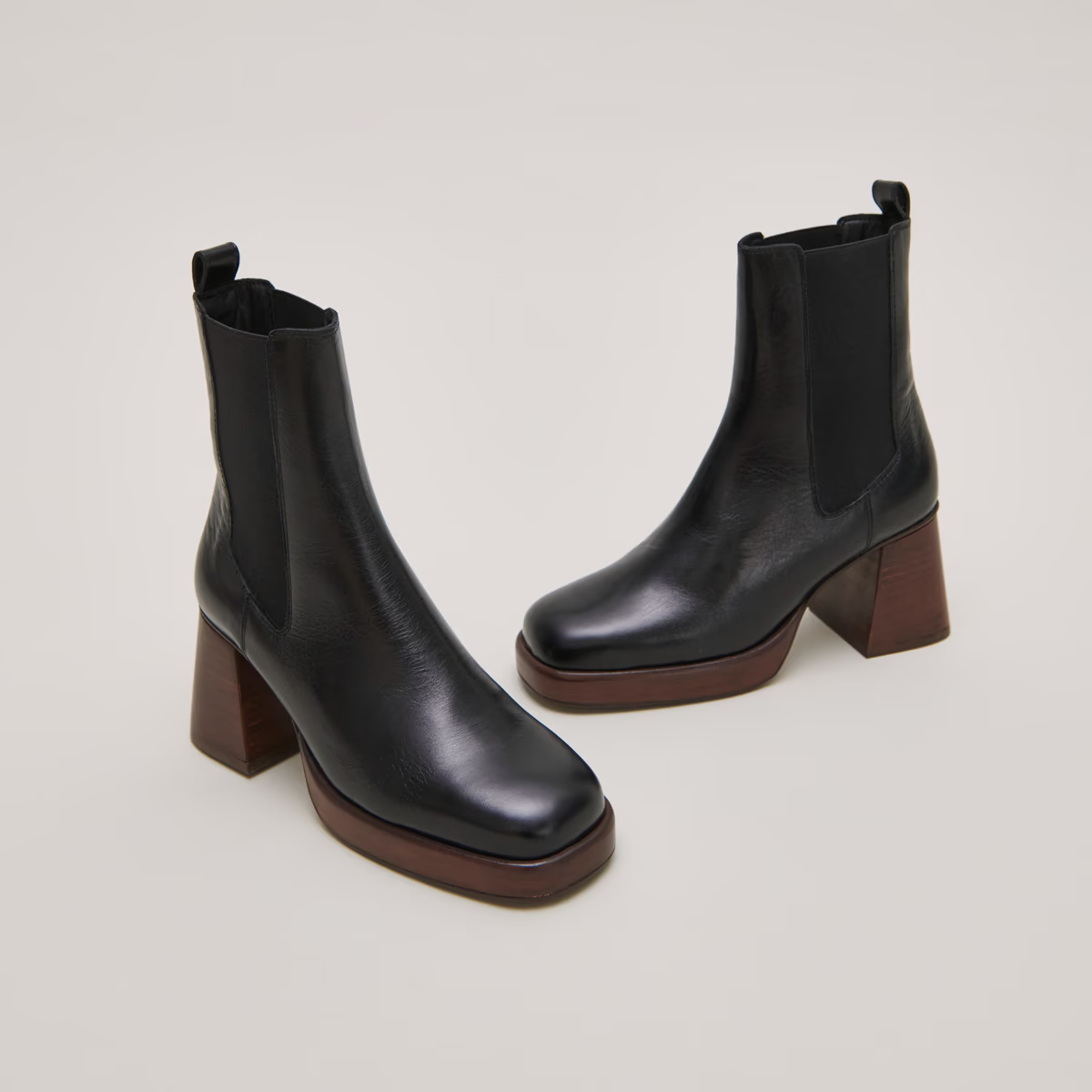 Bottines à bouts carrés et élastiques