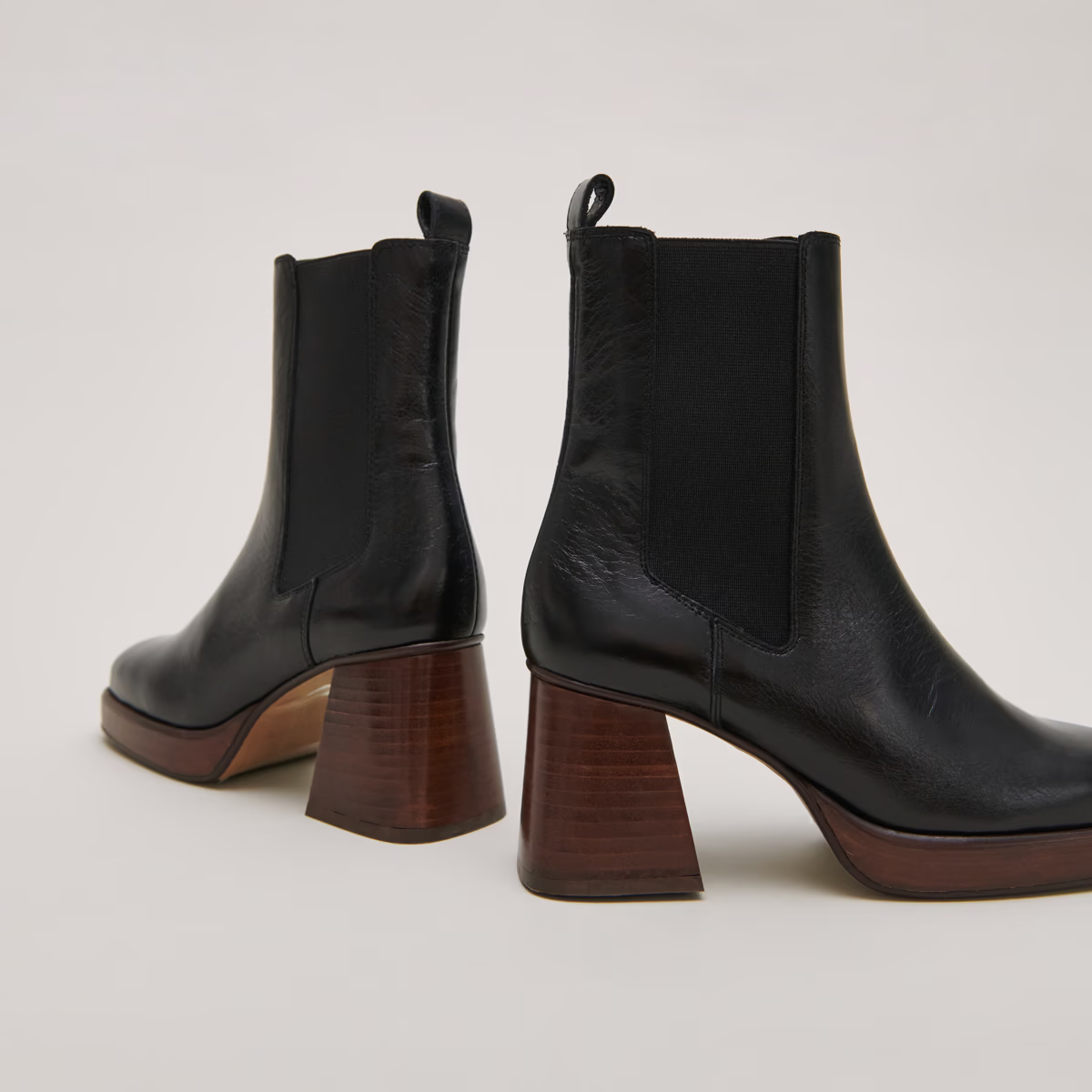 Bottines à bouts carrés et élastiques