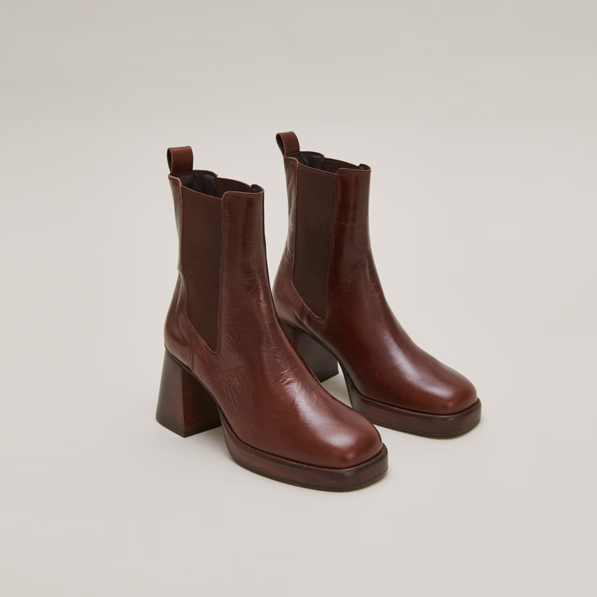 Bottines à bouts carrés et élastiques