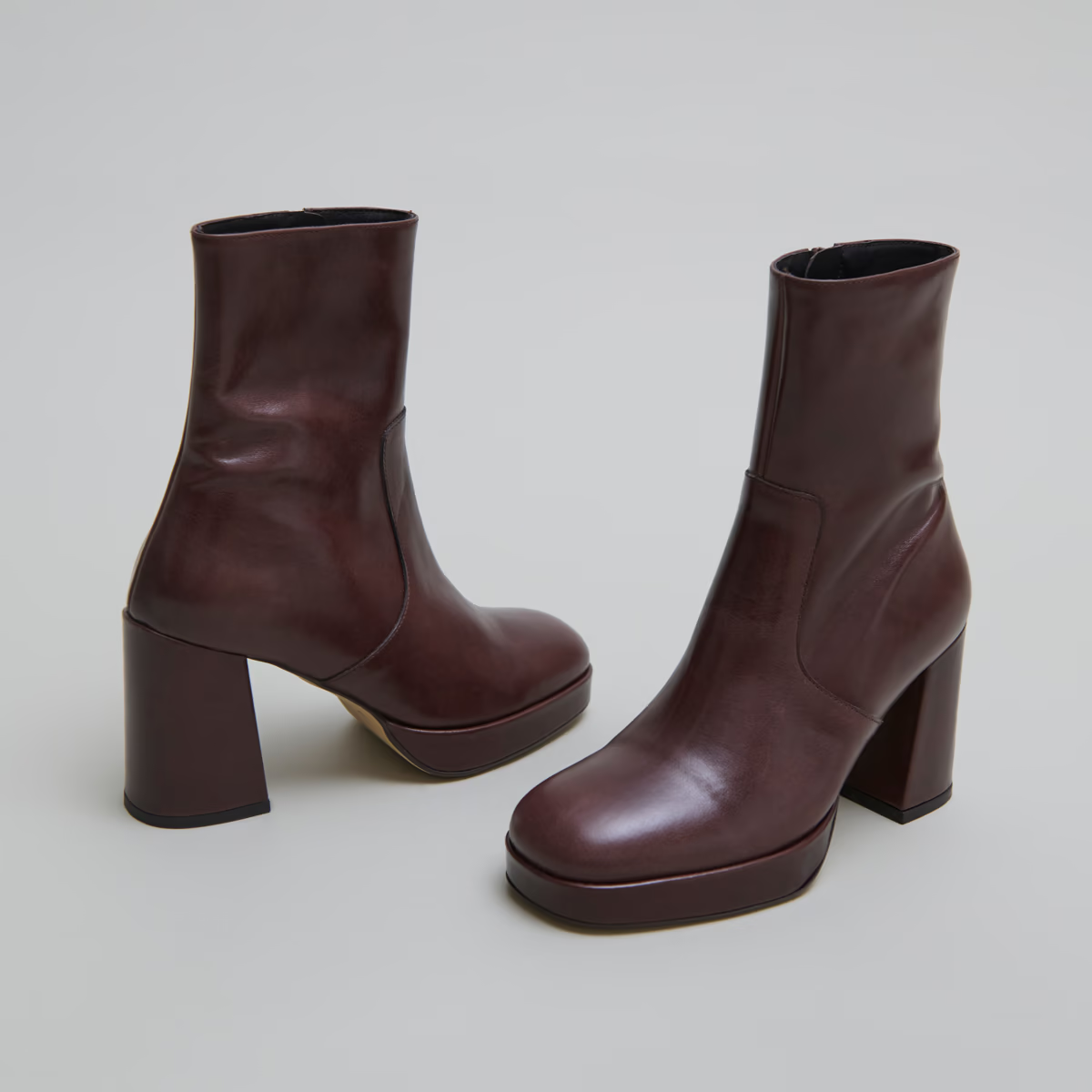 Boots à talons et bouts carrés