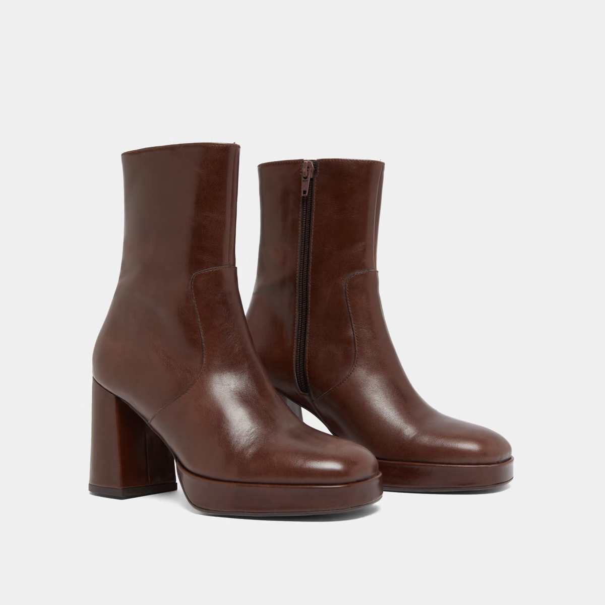 Boots à talons et bouts carrés