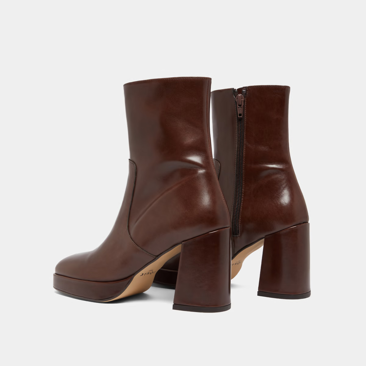Boots à talons et bouts carrés