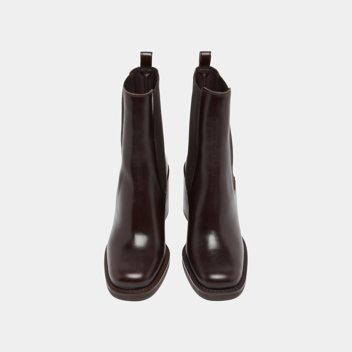 Bottines à talons débordants