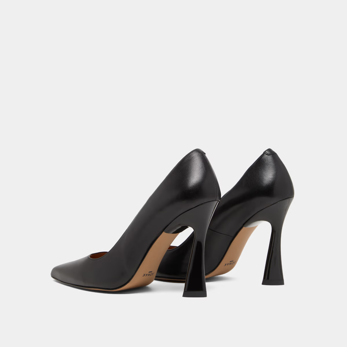 Escarpins à talons hauts et bouts pointus