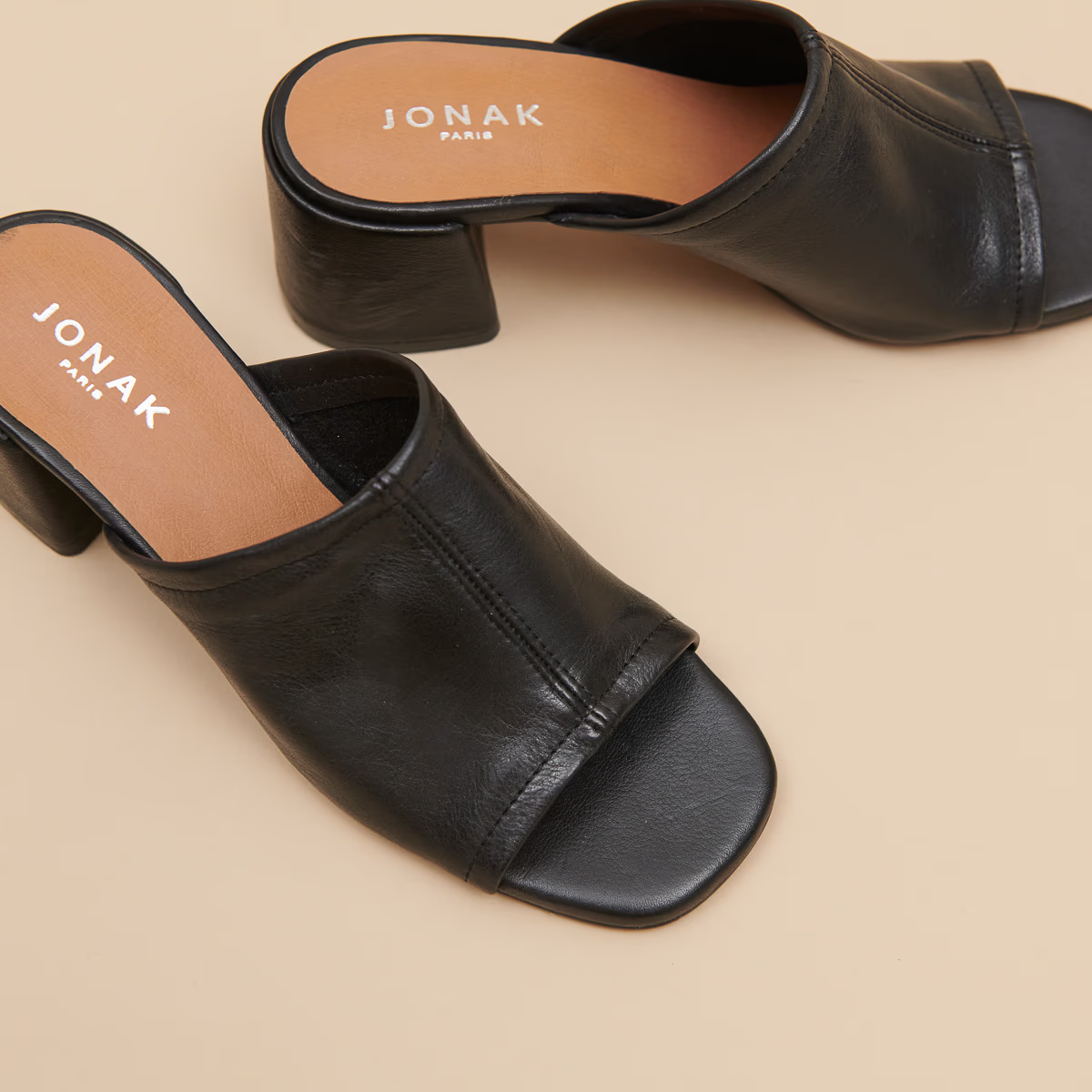 Mules à talons et bouts ouverts