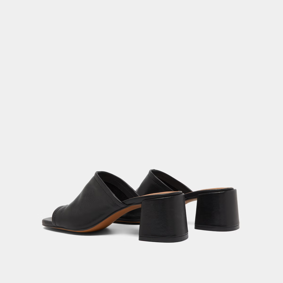 Mules à talons et bouts ouverts