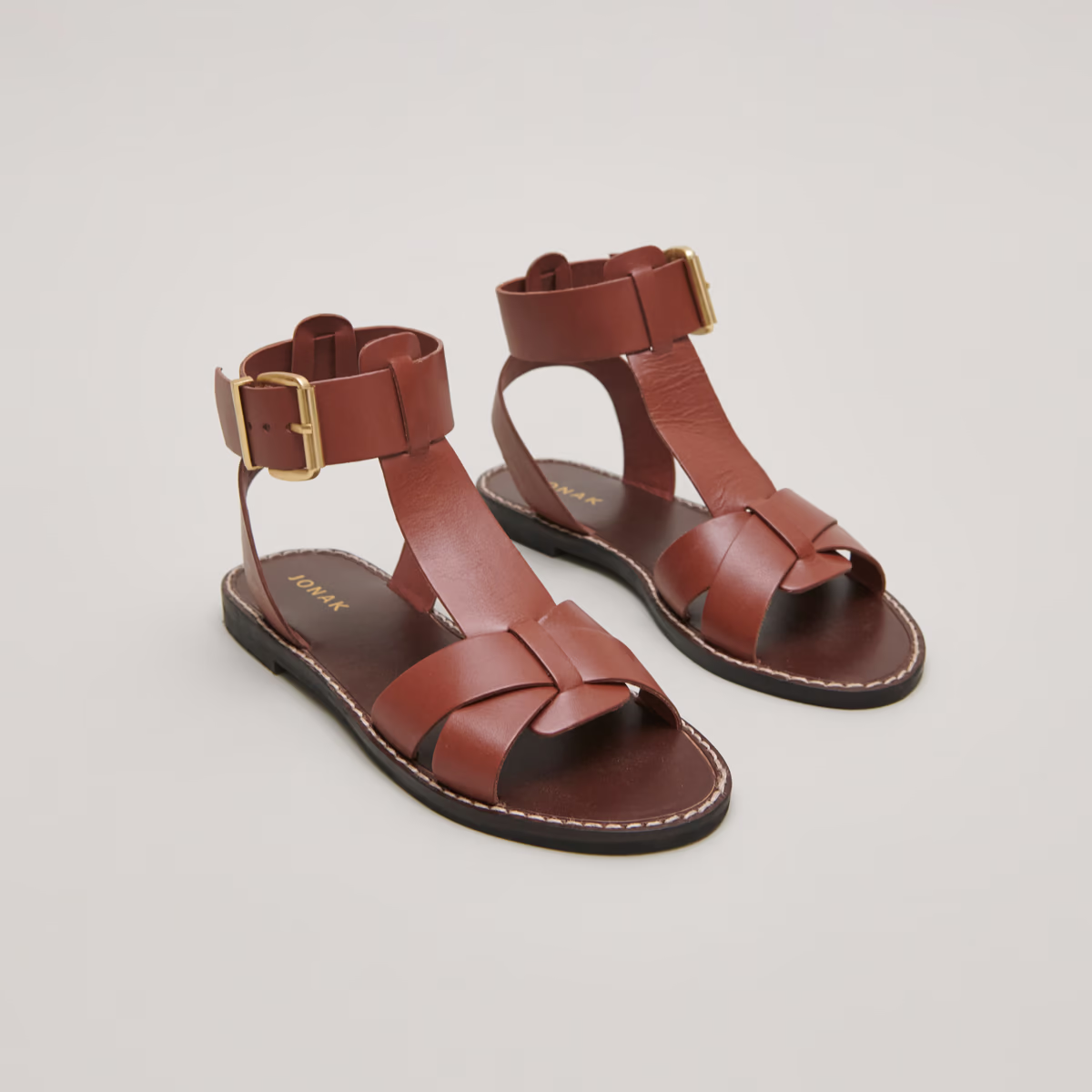 Sandales à boucles et brides