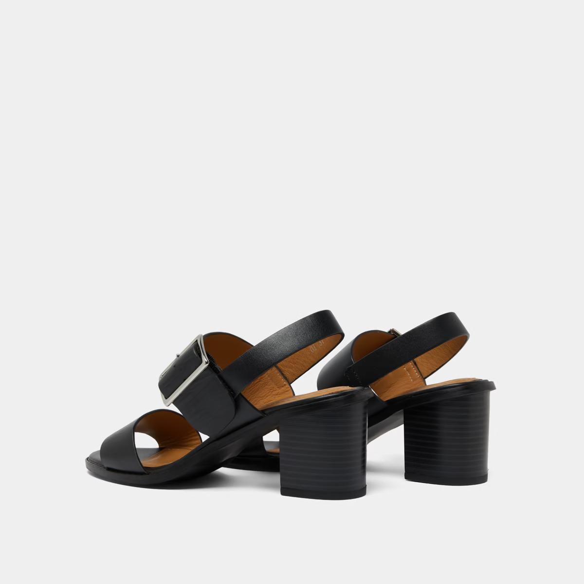 Sandales à talons et brides en cuir noir