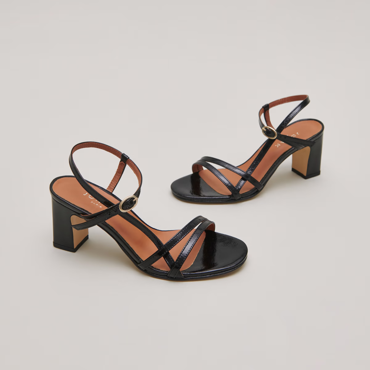 Sandales à talons et brides