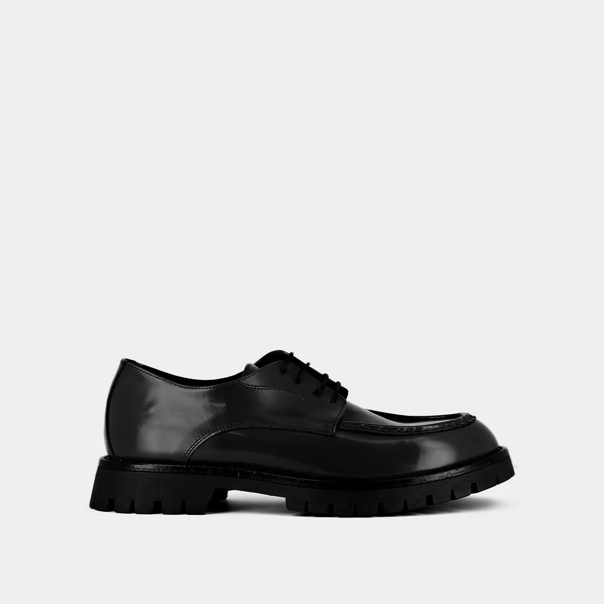 Derbies à lacets et semelles crantées