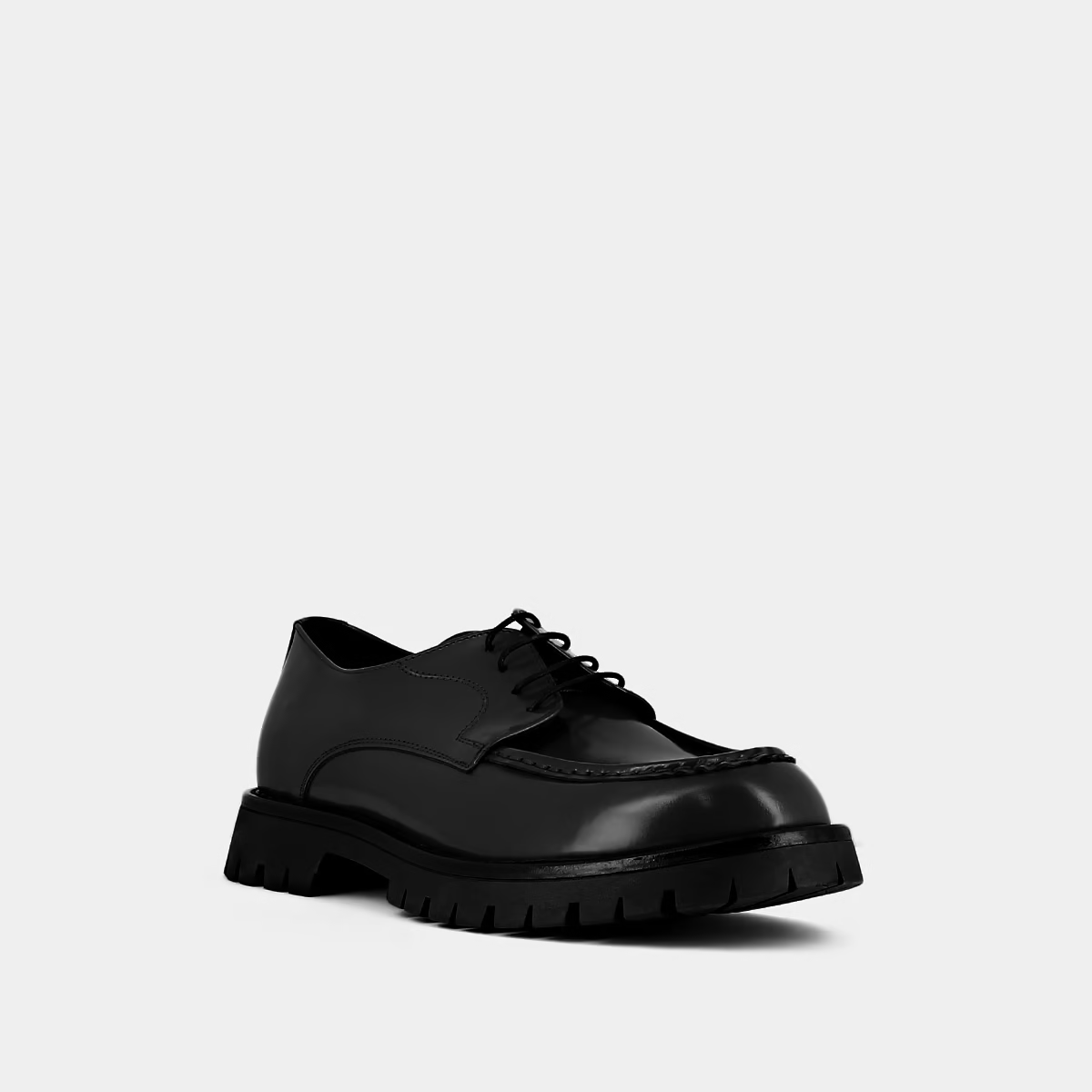 Derbies à lacets et semelles crantées