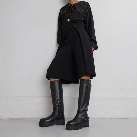 Bottes à sangles et semelles crantées