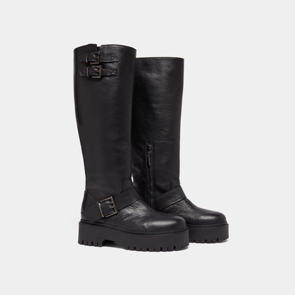 Bottes à sangles et semelles crantées
