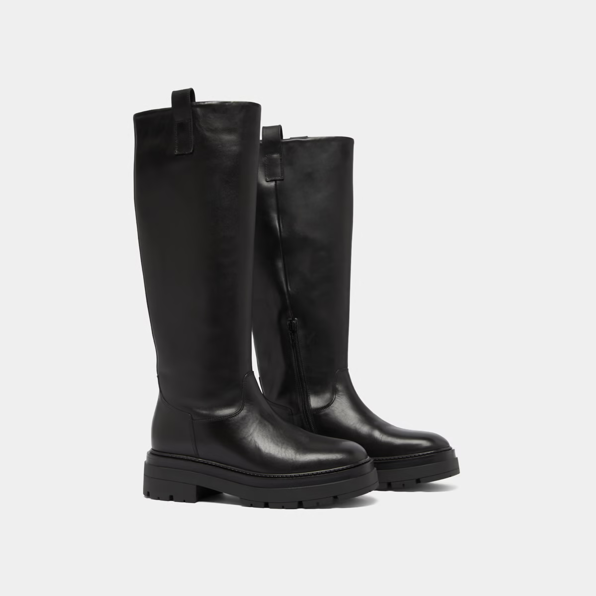 Bottes à semelles crantées et bouts carrés