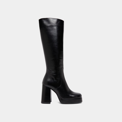 Bottes à talons et bouts carrés