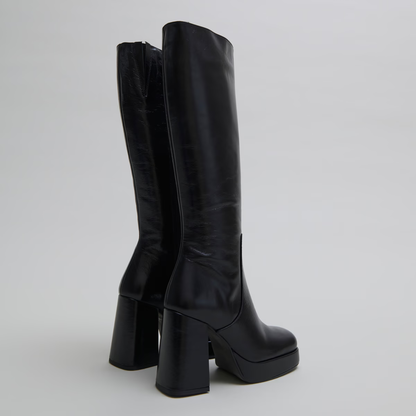 Bottes à talons et bouts carrés