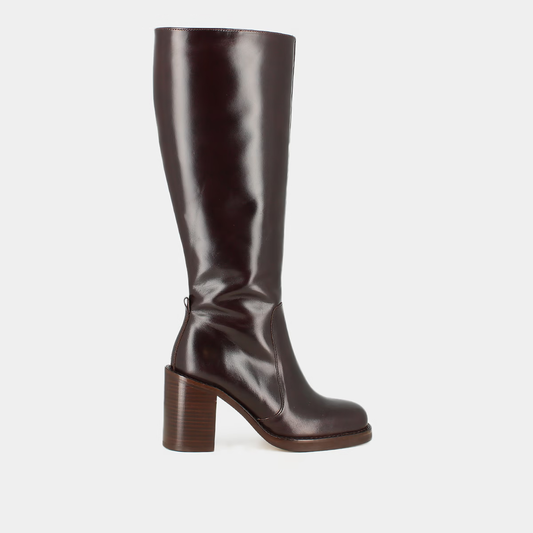 Bottes à talons débordants