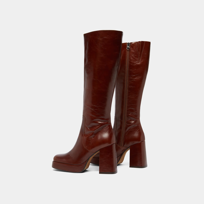 Bottes à talons et bouts carrés