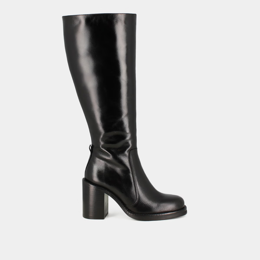 Bottes à talons débordants