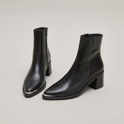 Bottines à talons et embouts argentés
